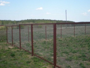 Забор из сетки рабицы в натяг секционный 12 метров фото в Молодёжном